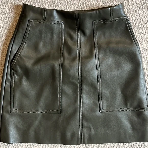 H&M Mini Skirt Vegan Leather Forest Green Pockets size 2 - Picture 5 of 6